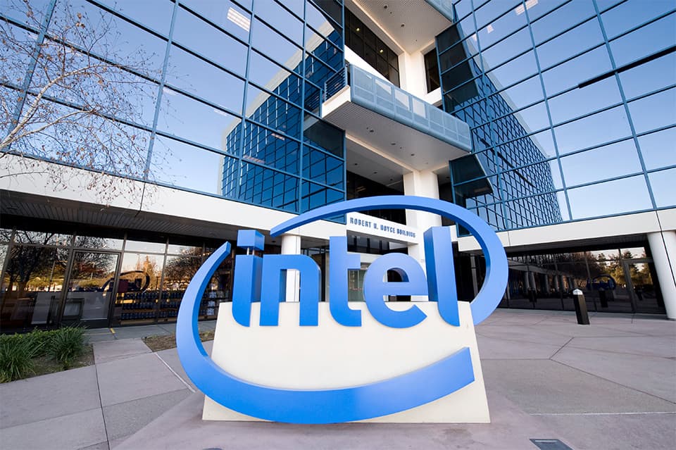 Intel Plunges 10% on Q1 Revenue Miss & Weak Outlook