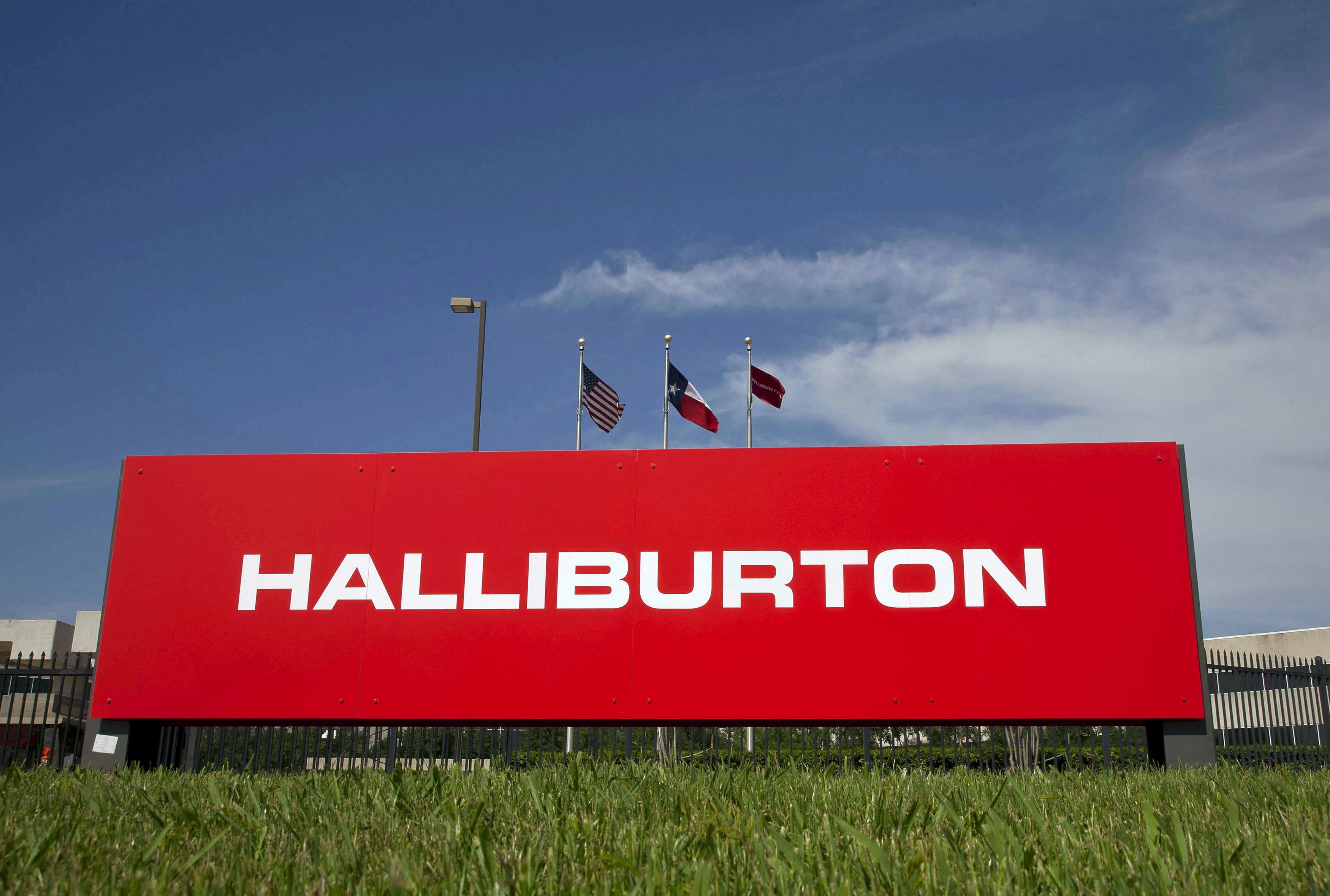 Wolfe Research Targets Halliburton (HAL) with $52 Price, Foresees 34% Upside
